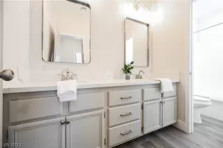 Photo #3: 2449696 Listing