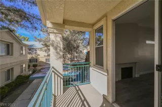 Photo #4: 2449696 Listing