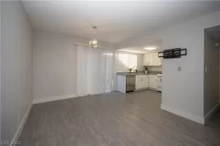 Photo #6: 2449725 Listing