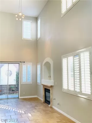 Photo #5: 2449726 Listing 