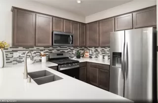 Photo #3: 2449764 Listing