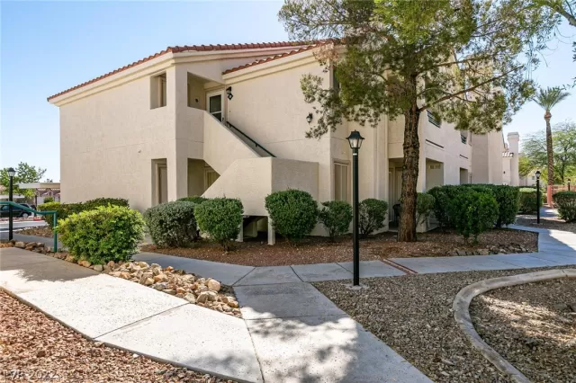 MLS: 2449773 Condo For Sale