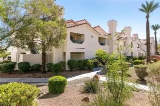 Photo #1: 2449773 Listing 