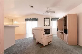 Photo #4: 2449773 Listing 