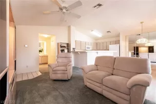 Photo #6: 2449773 Listing 