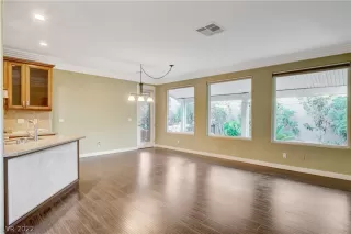 Photo #2: 2449793 Listing 