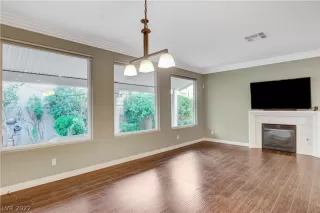 Photo #5: 2449793 Listing 