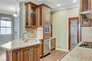 Photo #6: 2449793 Listing 