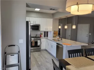 Photo #1: 2449803 Listing 