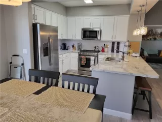 Photo #5: 2449803 Listing 