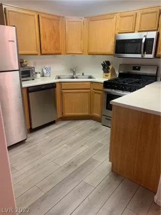 Photo #2: 2449807 Listing 