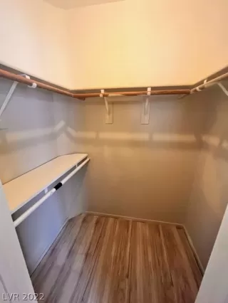 Photo #5: 2449813 Listing 