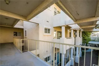 Photo #2: 2449817 Listing 