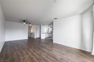 Photo #3: 2449817 Listing 