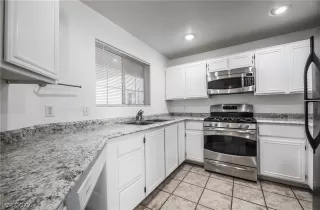 Photo #6: 2449817 Listing 