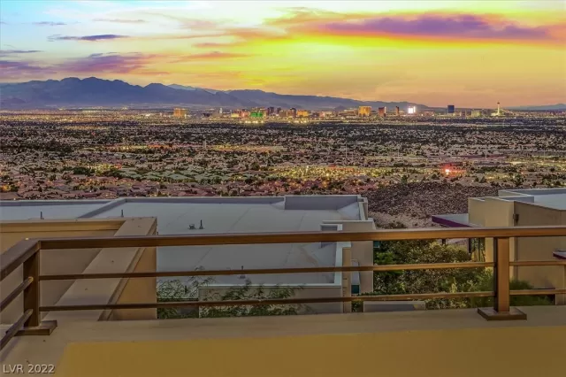 MLS: 2449824 Condo For Sale