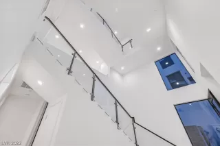 Photo #4: 2449824 Listing