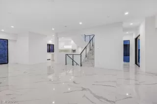 Photo #6: 2449824 Listing