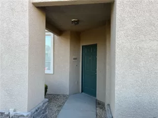 Photo #5: 2449827 Listing