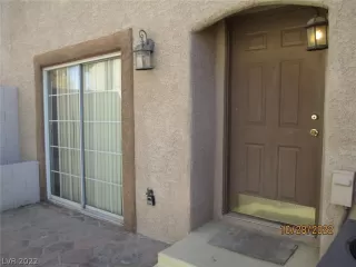 Photo #1: 2449844 Listing 