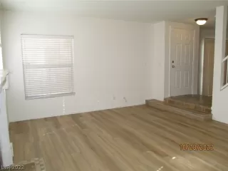 Photo #3: 2449844 Listing 