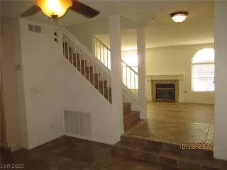 Photo #5: 2449844 Listing 