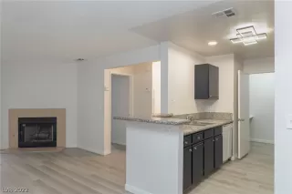 Photo #4: 2449860 Listing 