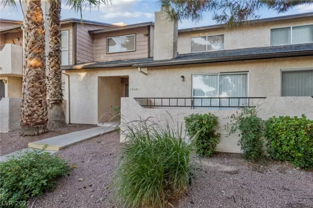 MLS: 2449909 Condo For Sale