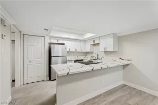 Photo #2: 2449909 Listing