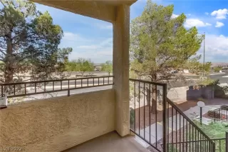 Photo #3: 2449910 Listing