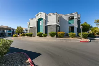 Photo #2: 2449918 Listing