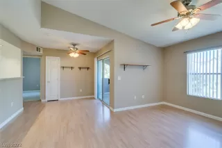 Photo #5: 2449918 Listing