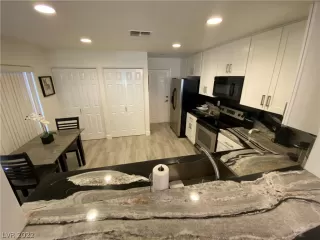 Photo #3: 2449927 Listing 