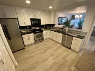 Photo #4: 2449927 Listing 