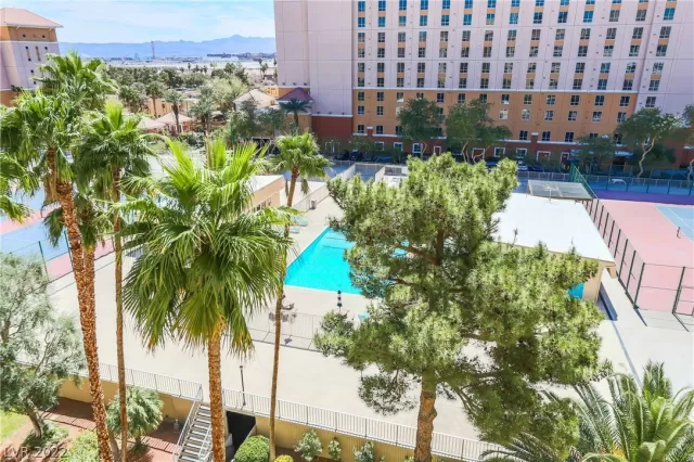 MLS: 2449931 Condo For Sale