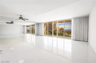 Photo #1: 2449931 Listing 