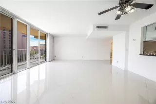 Photo #5: 2449931 Listing 