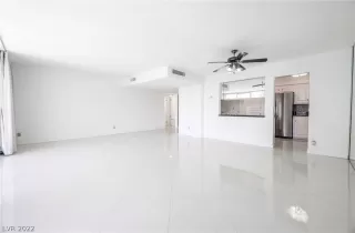 Photo #6: 2449931 Listing 