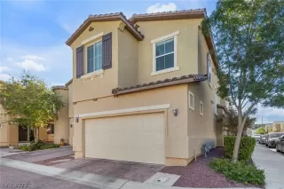 Photo #4: 2449935 Listing