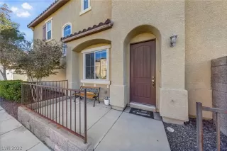 Photo #5: 2449935 Listing