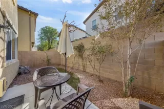 Photo #6: 2449935 Listing