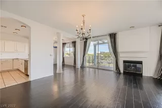 Photo #3: 2449963 Listing