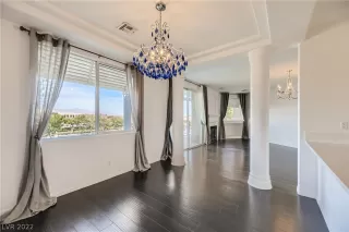 Photo #6: 2449963 Listing