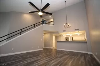 Photo #6: 2449977 Listing 