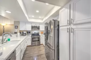 Photo #1: 2450040 Listing