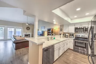 Photo #2: 2450040 Listing