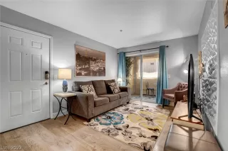 Photo #2: 2450069 Listing