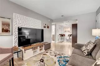 Photo #3: 2450069 Listing