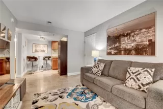 Photo #4: 2450069 Listing