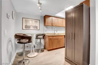 Photo #6: 2450069 Listing